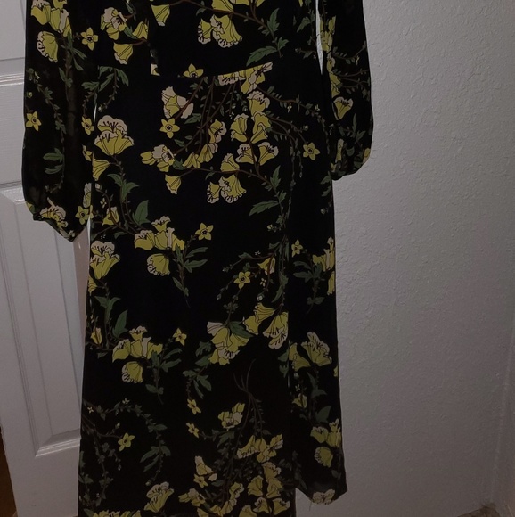 Dress - Picture 4 of 4